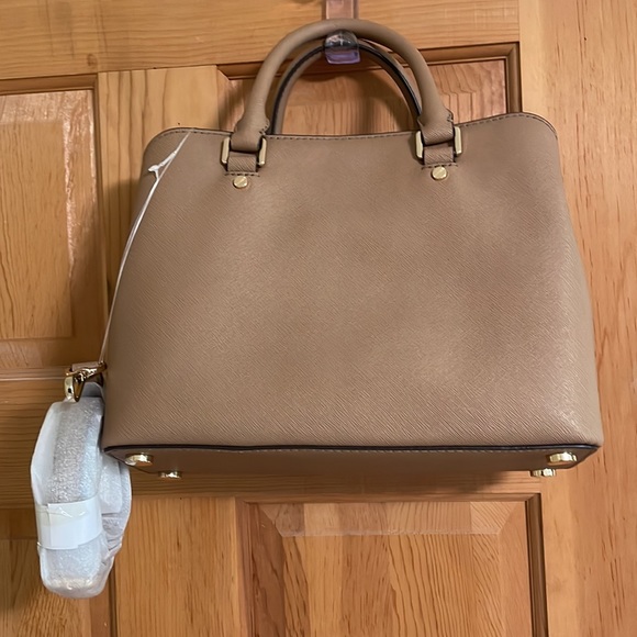 **UNAVAILABLE* **SOLD ELSEWHERE**Michael Kors tan Satchel bag - Picture 3 of 11